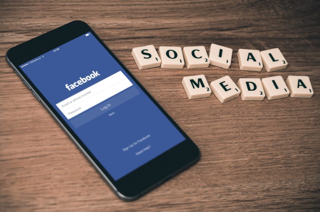 シングルマザーのFacebook活用法!情報発信するなら顔出しで攻略!